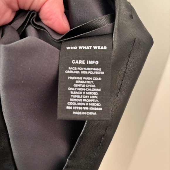 Who What Wear Black Puff Baloon Sleeve Faux Leather Blouse size M Urban Moto - Picture 6 of 8